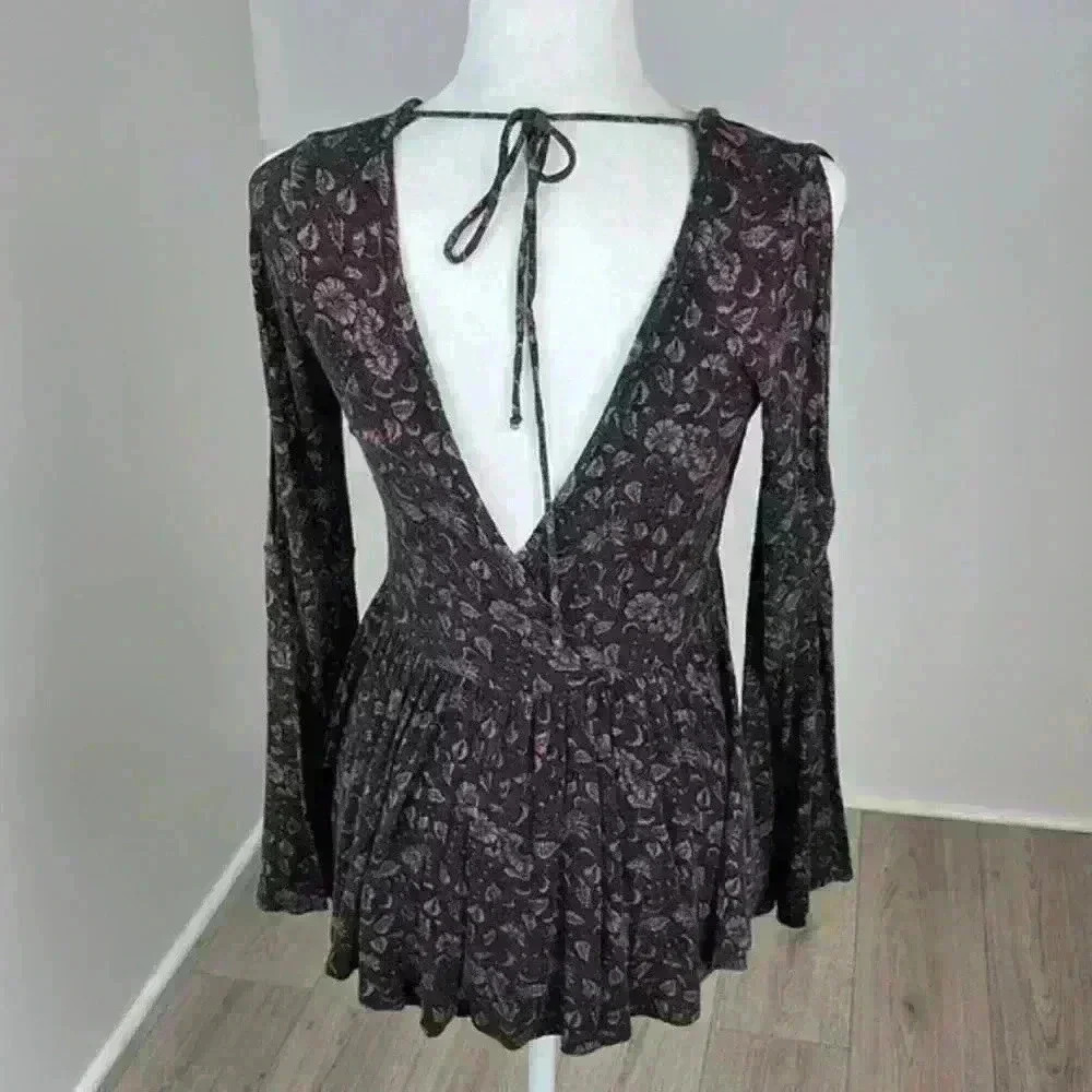 American Eagle Open-Back Bell Sleeve Top Size S - Picture 4 of 7